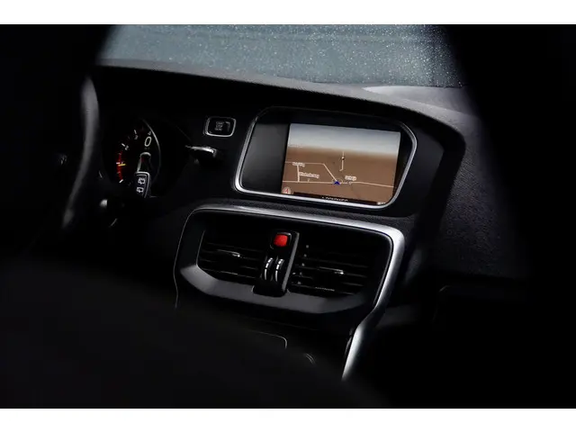 Volvo V40 2.0 T3 153 pk NORDIC BUSINESS 2018 Benzine 18