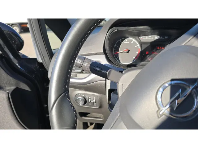 Opel Corsa 1.4 Edition 2017 Benzine 24