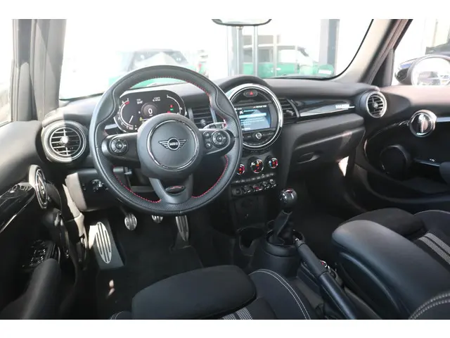 MINI 5-Deurs Cooper 2021 Benzine 6