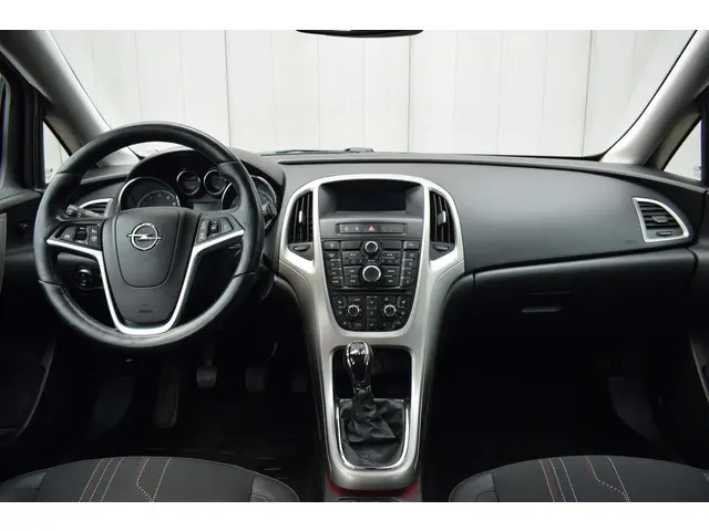 Opel Astra Sports Tourer 1.4 Turbo Sport 2013 Benzine 6