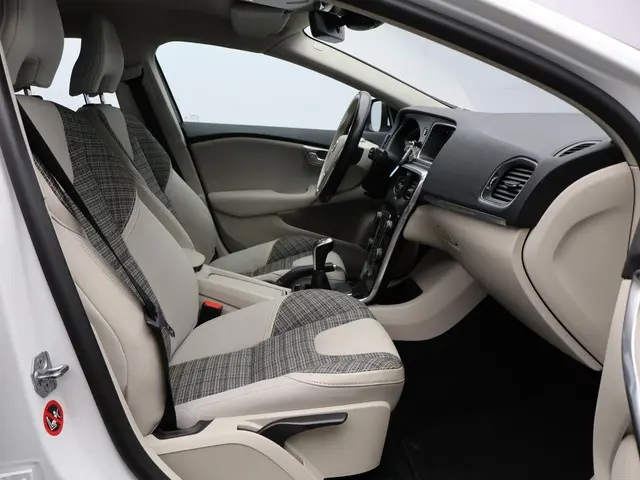 Volvo V40 2.0 T2 Nordic+ 2016 Benzine 8