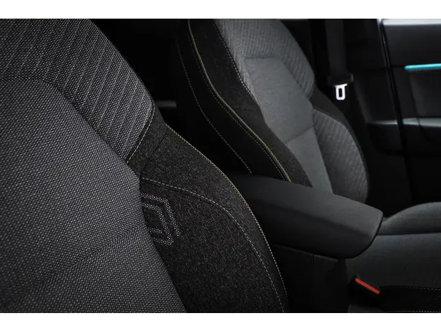 Renault Captur 1.3 mild hybrid Techno 160pk 2024 Benzine 9