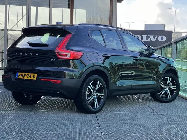 Volvo XC40 2.0 B4 Plus Dark 2025 Benzine 3