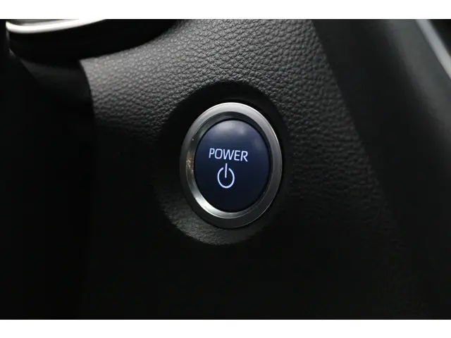 Toyota Corolla 2.0 Hybrid Bi-tone 2019 Hybride Benzine 40