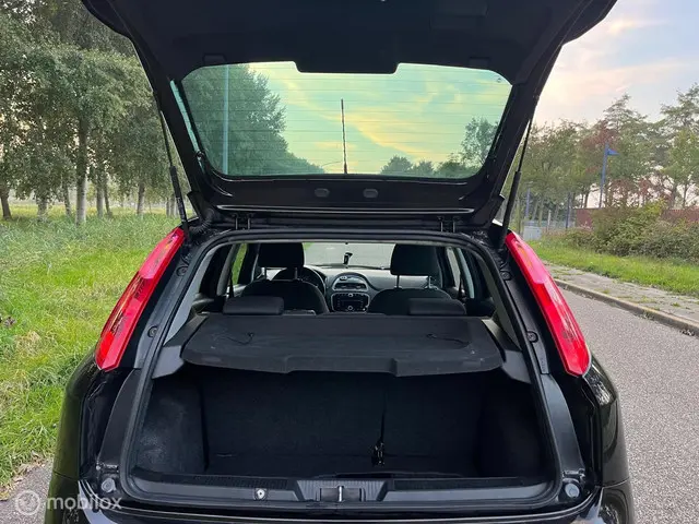 Fiat Punto Evo 0.9 TwinAir Lounge 2015 Benzine 18