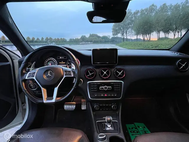 Mercedes-Benz A-Klasse 45 AMG 4MATIC 2014 Benzine 9