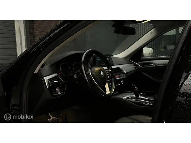 BMW 5 Serie 520i High Executive 2017 Benzine 12