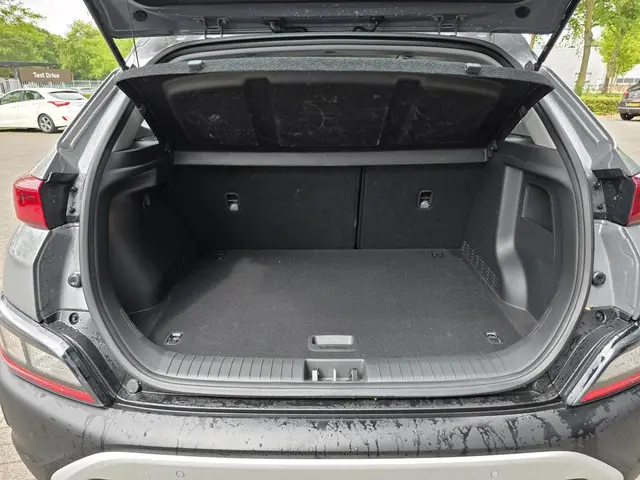Hyundai Kona 1.6 GDI HEV Comfort 2021 Hybride Benzine 10