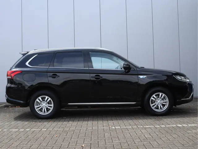 Mitsubishi Outlander 2.4 PHEV 2020 Hybride Benzine 21