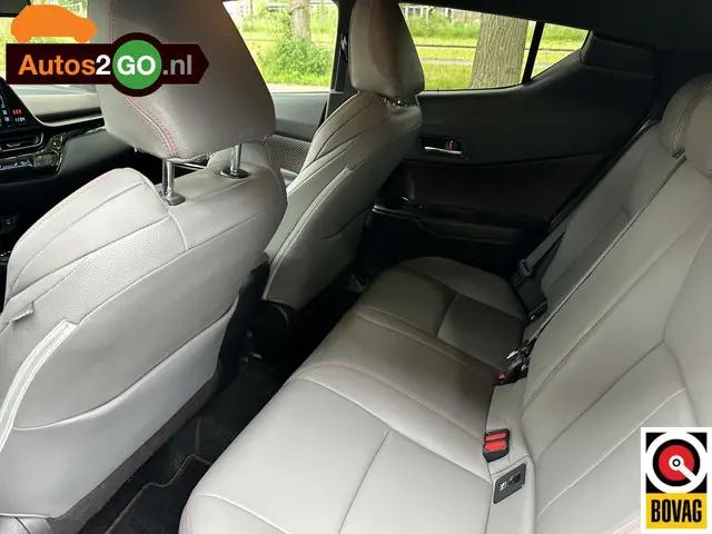 Toyota C-HR 1.8 Hybrid Executive 2018 Hybride Benzine 21
