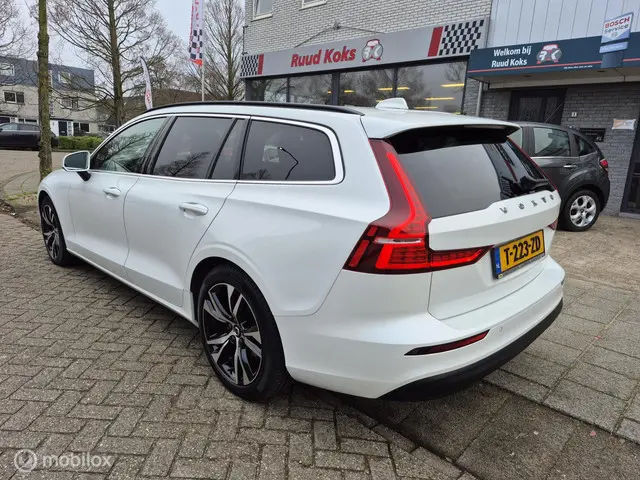 Volvo V60 2.0 B3 PLUS DARK 2023 Hybride Benzine 8