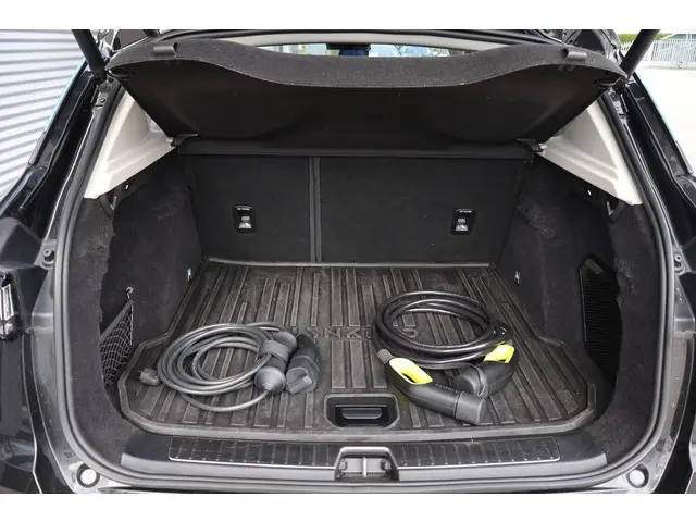 Lynk & Co 01 Lynk&Co 1.5 2023 Hybride Benzine 20