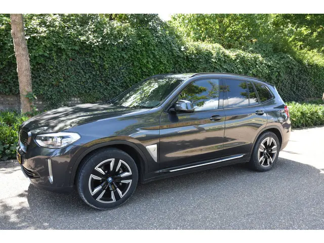 BMW iX3 Executive 80 kWh 2021 Elektrisch 2
