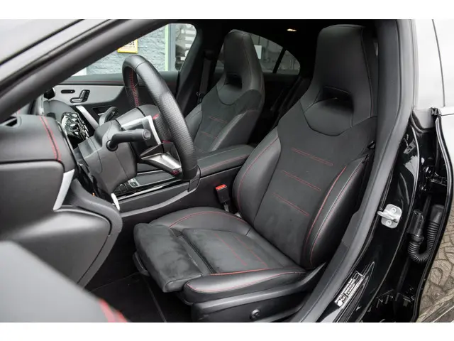 Mercedes-Benz CLA 180 AMG Line 2024 Benzine 14