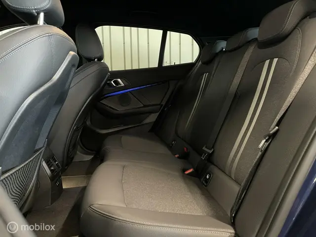 BMW 1 Serie 118i Essential Executive 2021 Benzine 11