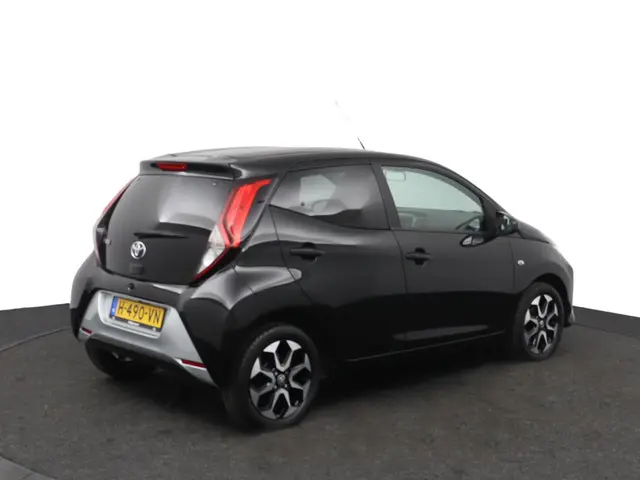 Toyota Aygo 1.0 VVT-i x-joy 2020 Benzine 2