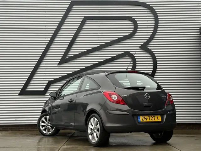 Opel Corsa 1.2 EcoFlex Selection 2013 Benzine 6