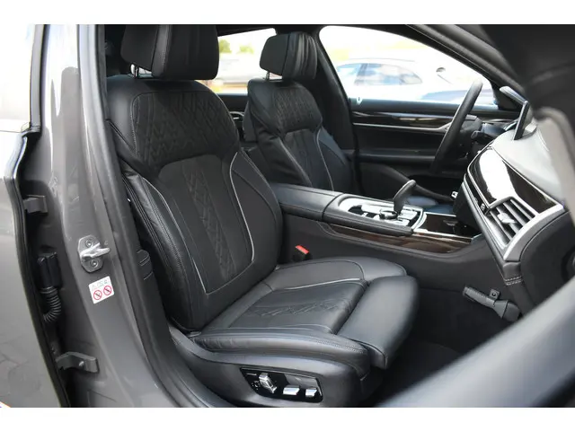 BMW 7 Serie M760Li xDrive 2019 Benzine 67