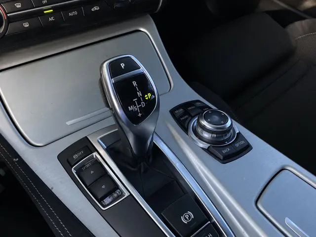 BMW 5 Serie Touring 520i 2013 Benzine 22