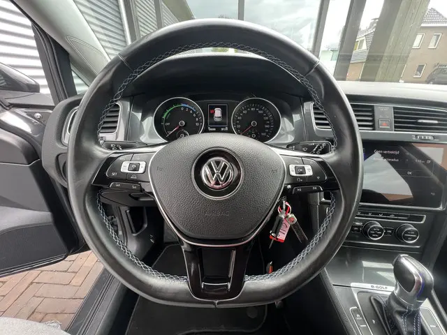 Volkswagen e-Golf e-Golf 2017 Elektrisch 15