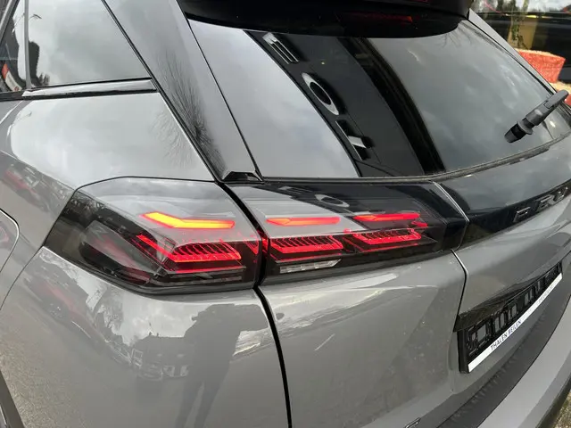 Peugeot 2008 1.2 Hybrid 145 GT 2025 Hybride Benzine 36