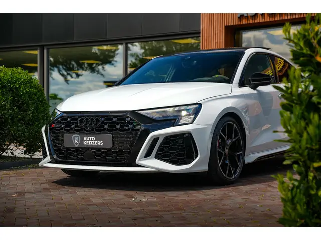 Audi RS3 A3 Limousine 2.5 TFSI quattro 2023 Benzine 13