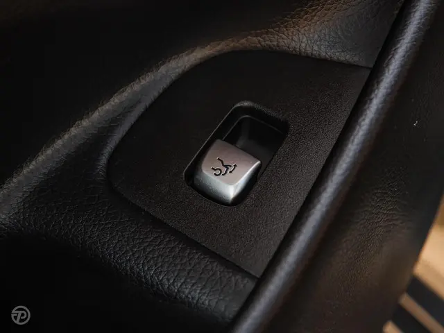 Mercedes-Benz E-Klasse 220 d Prestige Plus 2016 Diesel 33
