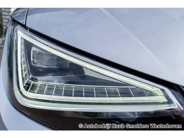SEAT Arona 1.0 TSI FR Business Intense 2022 Benzine 52