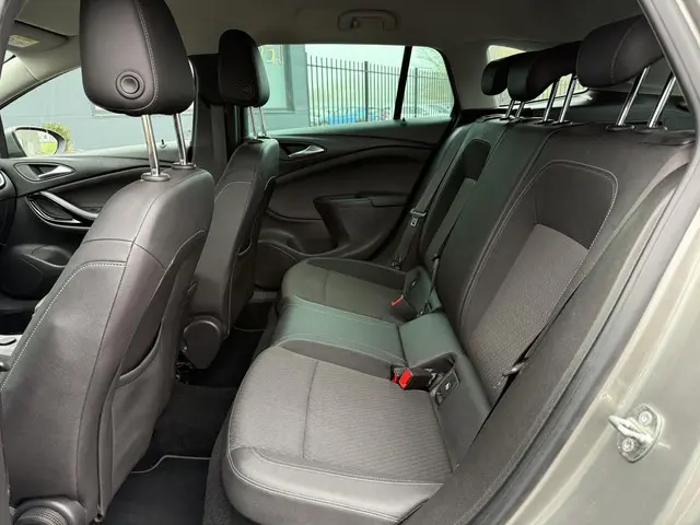 Opel Astra Sports Tourer 1.4 Innovation 2016 Benzine 12