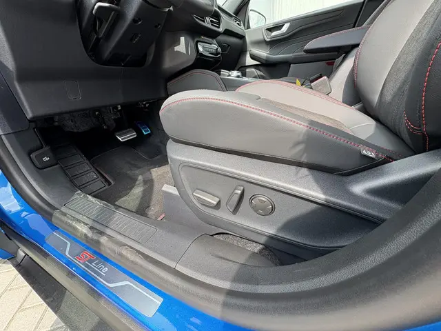 Ford Kuga 2.5 PHEV ST-Line X 2026 Hybride Benzine 30