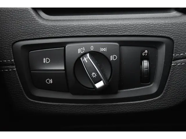 BMW X2 sDrive20i High Executive 2018 Benzine 26