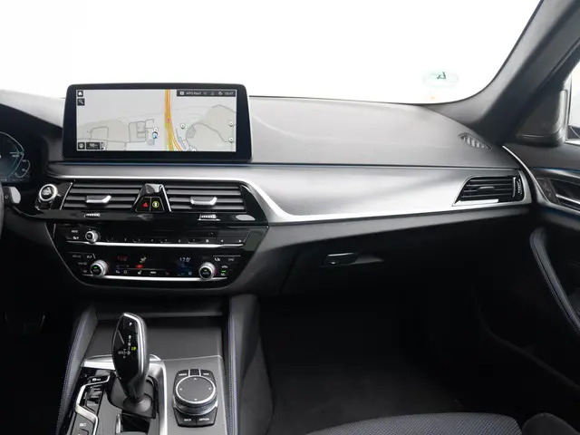 BMW 5 Serie Touring 530e xDrive 2021 Hybride Benzine 11