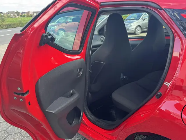 Toyota Aygo 1.0 VVT-i x 2019 Benzine 18