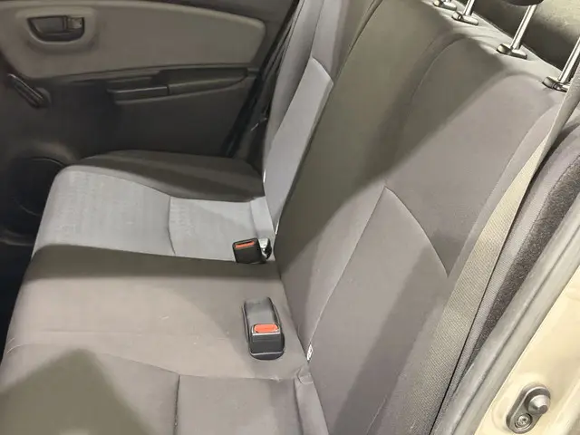 Toyota Yaris HB 1.0 VVT-i Aspiration 2017 Benzine 34