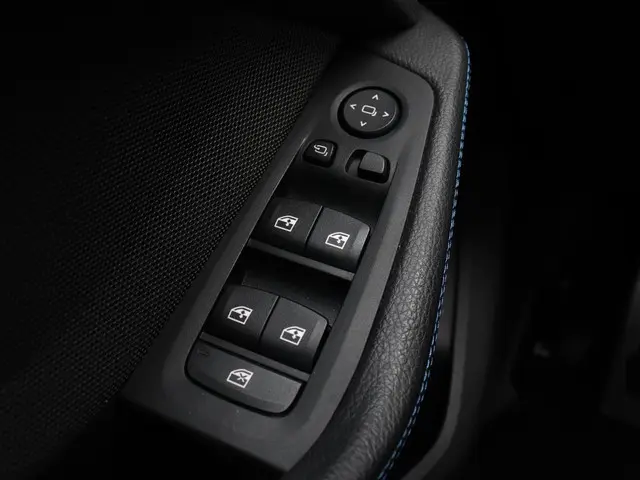 BMW 1 Serie 5-deurs M135i xDrive 2019 Benzine 32