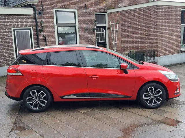 Renault Clio Estate 0.9 TCe Limited/Trekhaak 2018 Benzine 3