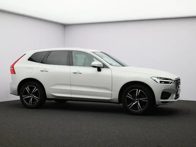 Volvo XC60 2.0 T4 R-Design 2019 Benzine 26