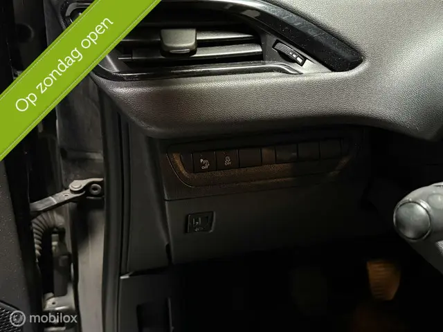 Peugeot 208 1.0 PureTech Access|NAVI|AIRCO|APK| 2015 Benzine 9