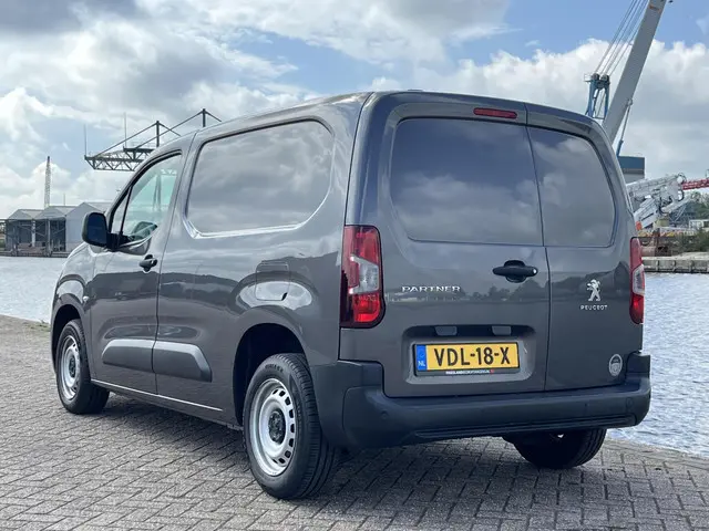Peugeot Partner bestel 1.5 BlueHDI Asphalt 2019 Diesel 23