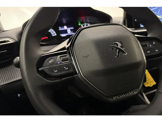 Peugeot 2008 1.2T Style 2023 Benzine 17