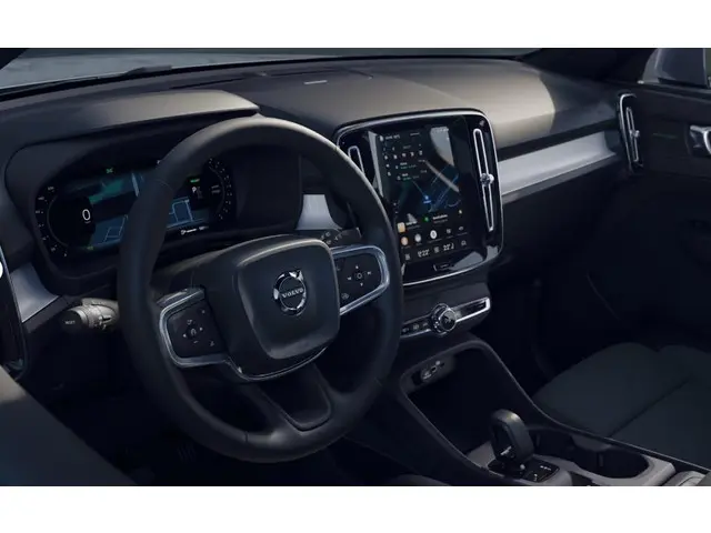 Volvo XC40 2.0 B3 Business Edition 2025 Benzine 10