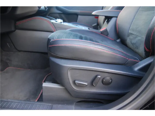 Ford Kuga 2.5 PHEV ST-Line X 225pk 2022 Hybride Benzine 20
