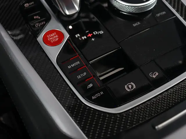 BMW X5 M Competition 2025 Benzine 27