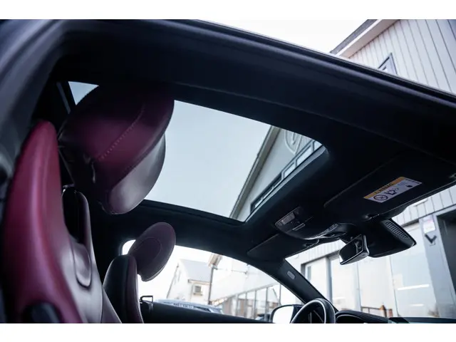 Mercedes-Benz C-Klasse Coupé 300 AMG 2019 Benzine 23