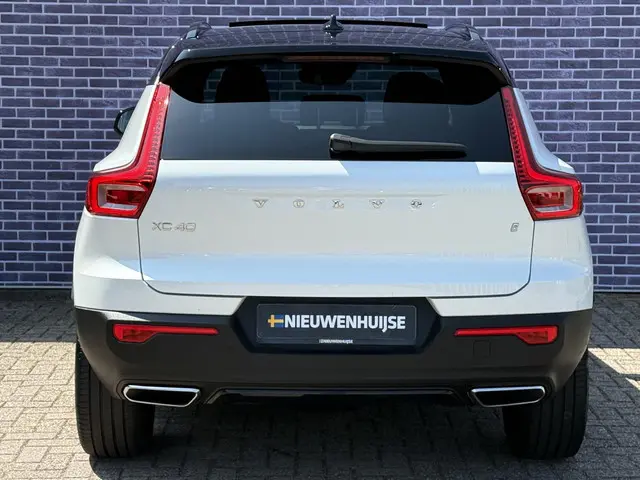 Volvo XC40 2.0 T4 R-Design 2019 Benzine 25