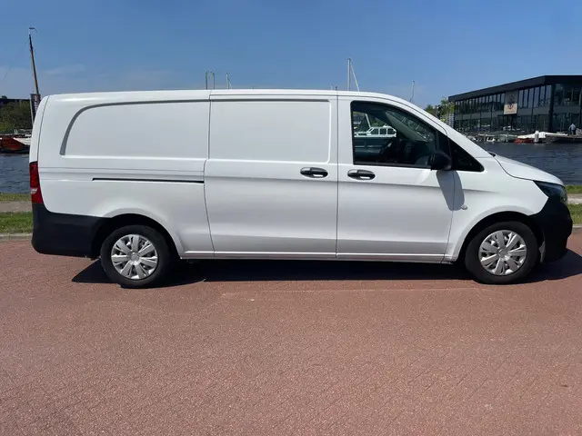 Mercedes-Benz Vito 110 CDI Extra Lang 2020 Diesel 3