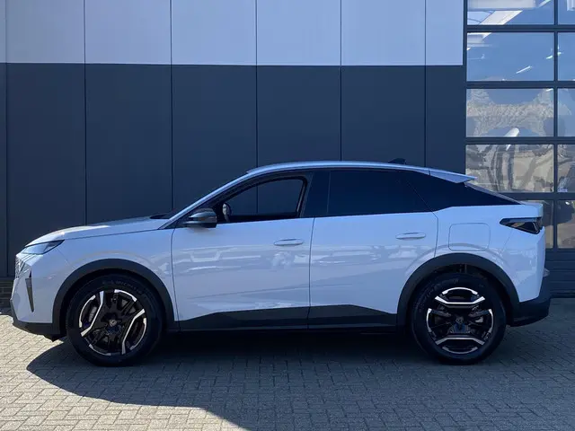 Peugeot e-3008 Allure Avantage 73 kWh 2025 Elektrisch 2