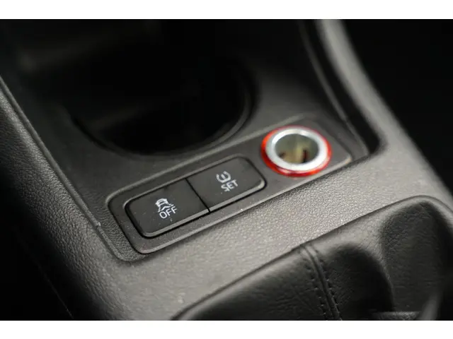 Volkswagen up! 1.0 move up! BlueMotion 2016 Benzine 16