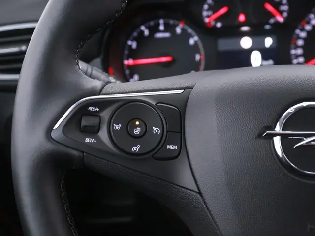 Opel Crossland 1.2 turbo GS line Automaat 2021 Benzine 8