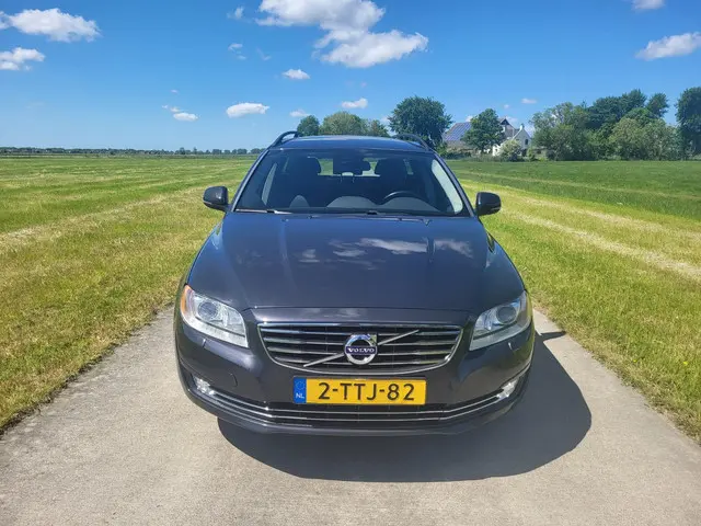 Volvo V70 1.6 T4 Nordic+ navi trekhaak 17"LMV 2014 Benzine 21